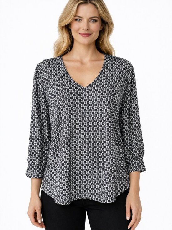 Adrianna Papell Tops - Adrianna Papell 3/4 Sleeve V-Neck Top